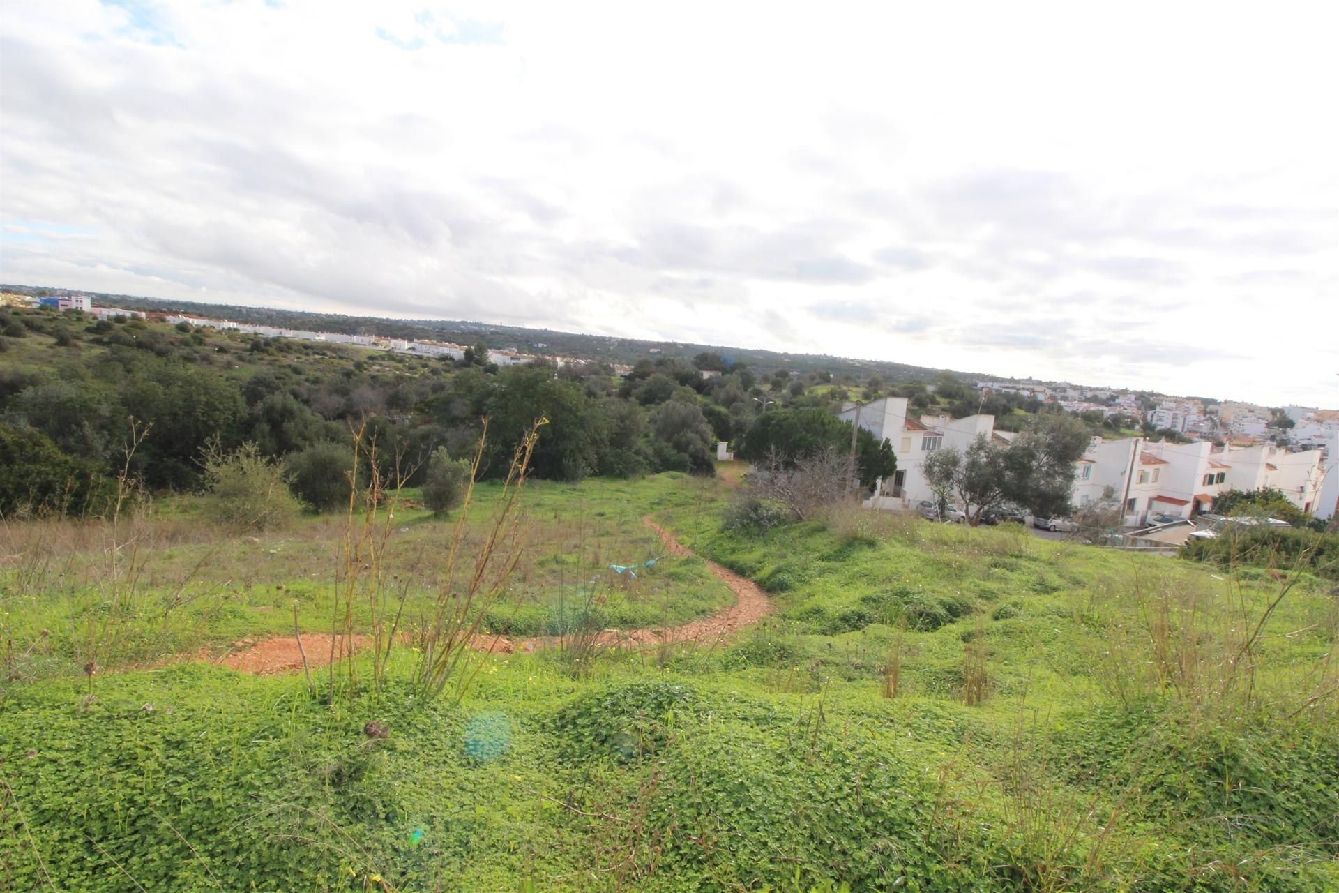 Lotes para construção de 3 moradias geminadas em Ferragudo