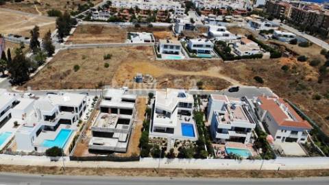 Moradia T4 personabilizável perto da Praia de Porto de Mós, Lagos