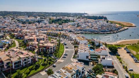 Edifícios para Reabilitação com Vistas Excecionais, Ferragudo