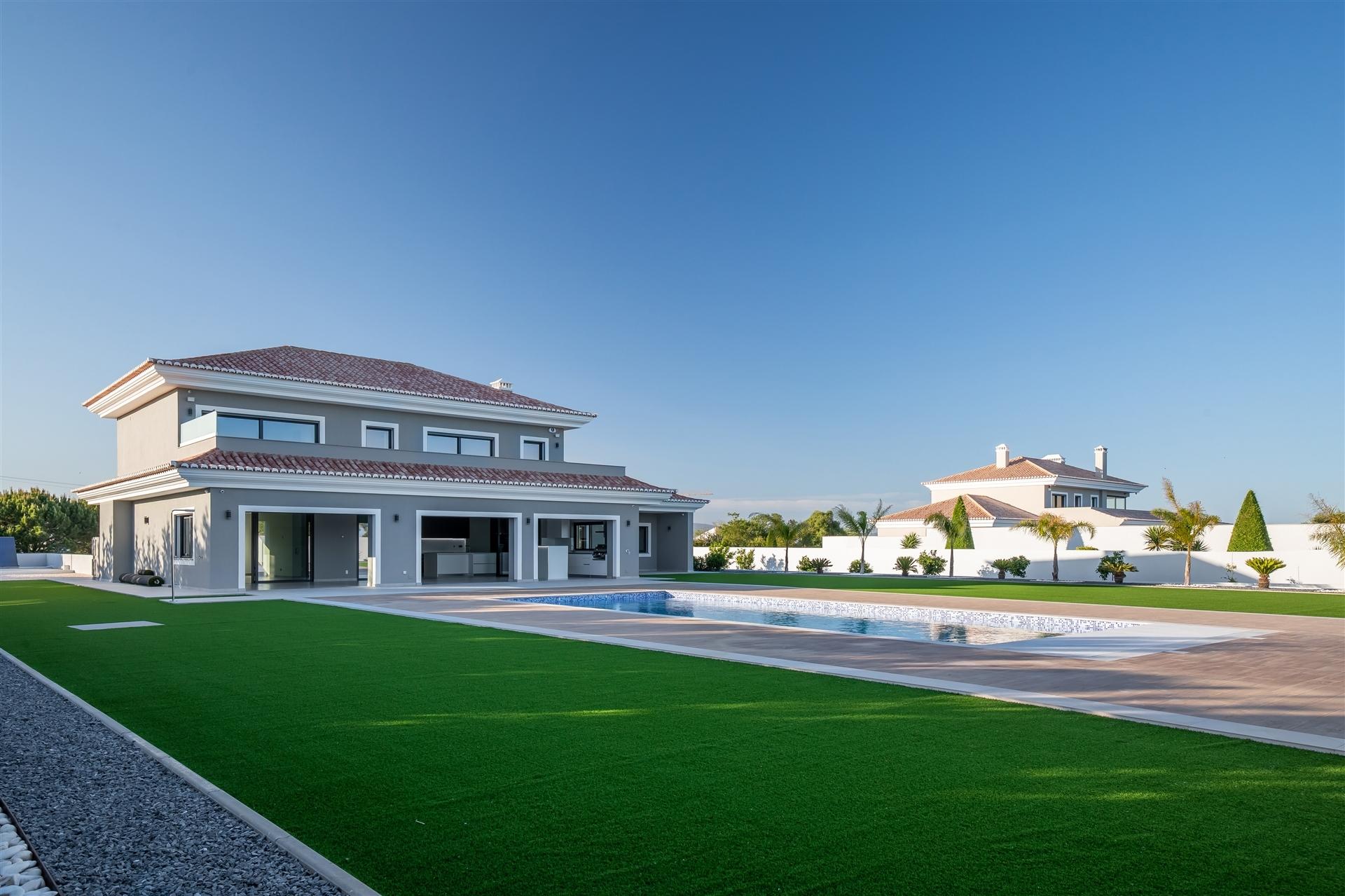 Moradia de Luxo entre o Boavista Golf e as Falésias de Lagos
