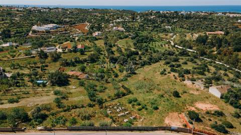 Terreno em Lagoa com projeto aprovado para moradias em banda