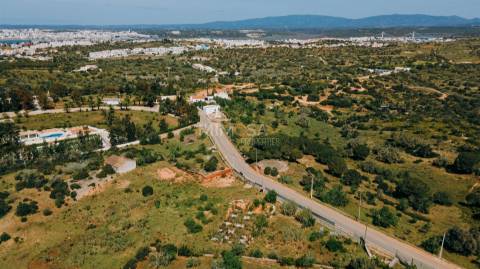 Terreno em Lagoa com projeto aprovado para moradias em banda