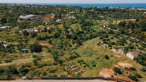 Terreno em Lagoa com projeto aprovado para moradias em banda