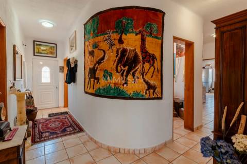 Moradia T3+1 com piscina, garagem, 3,6 ha de terreno - Bensafrim