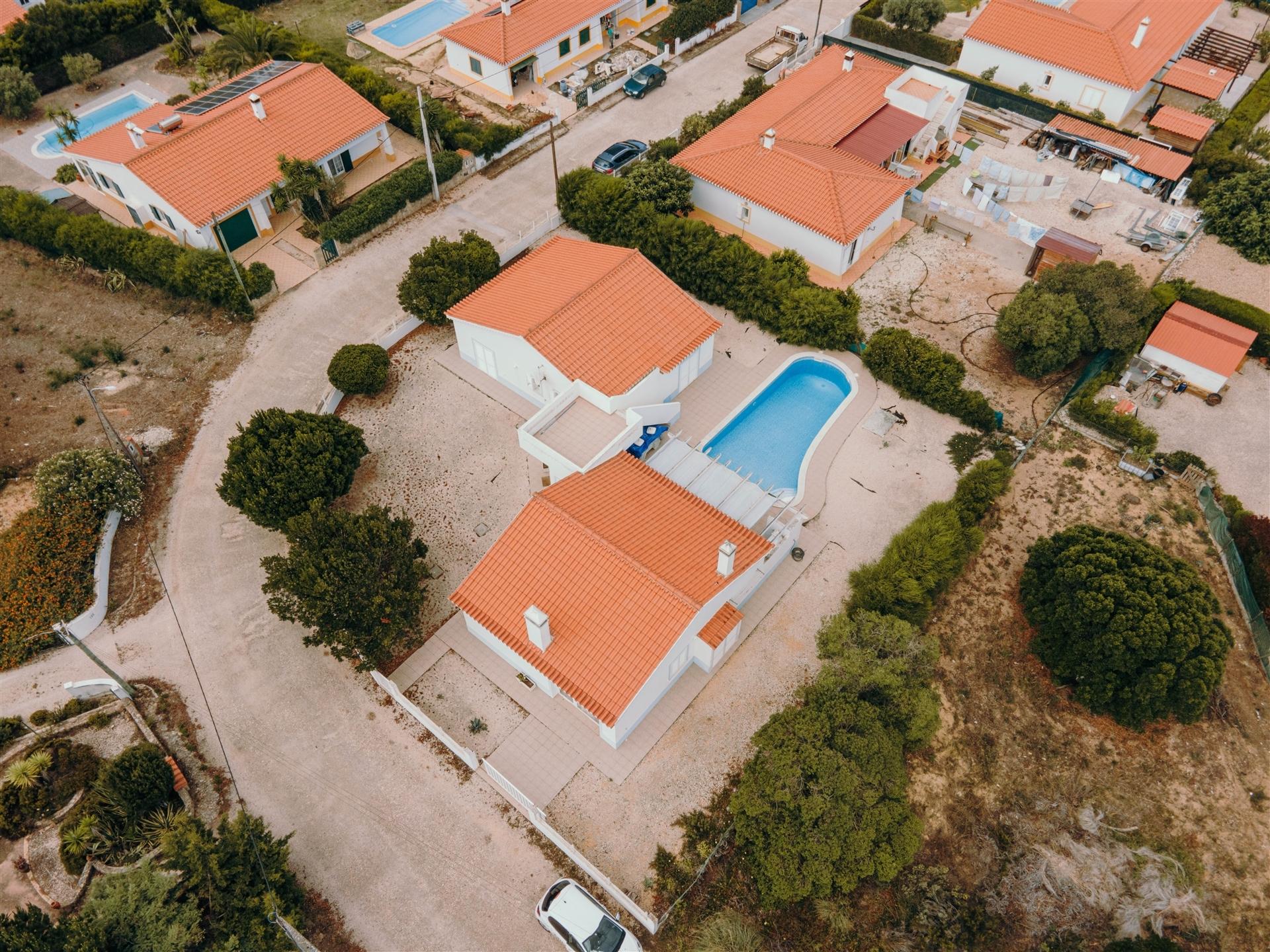 Moradia T4 com Piscina e Vista Mar no Vale da Telha, Aljezur