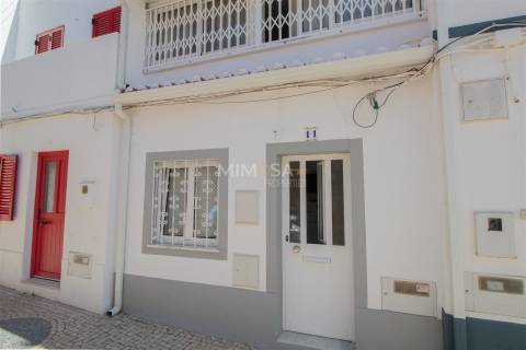 Moradia T2 com licença AL no Centro de Lagos, a 2min da Praia