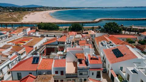 Moradia T2 com licença AL no Centro de Lagos, a 2min da Praia