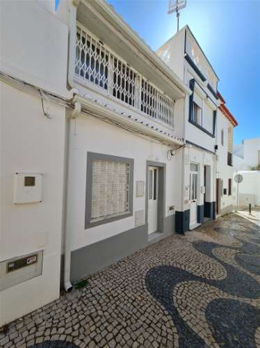 Moradia T2 com licença AL no Centro de Lagos, a 2min da Praia
