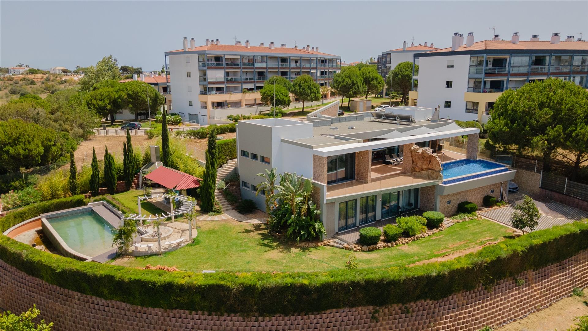 Moradia de Luxo com vistas desafogadas, Piscinas e Jardins - Lagos