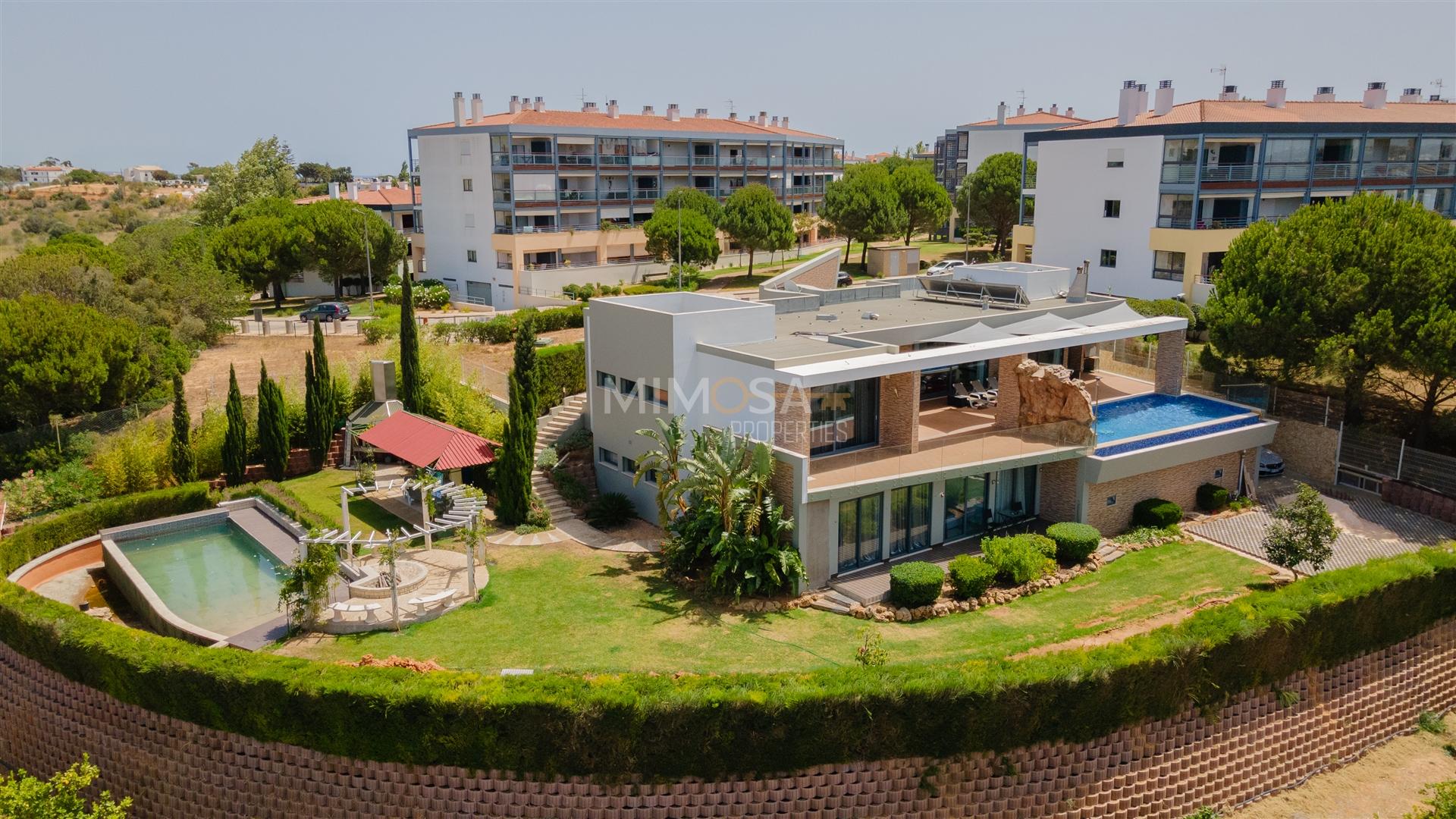 Moradia de Luxo com vistas desafogadas, Piscinas e Jardins - Lagos