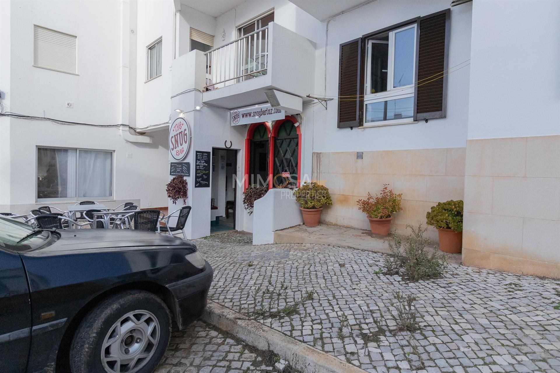 Oportunidade de Negócio – Bar em Funcionamento na Praia da Luz