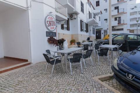 Oportunidade de Negócio – Bar em Funcionamento na Praia da Luz
