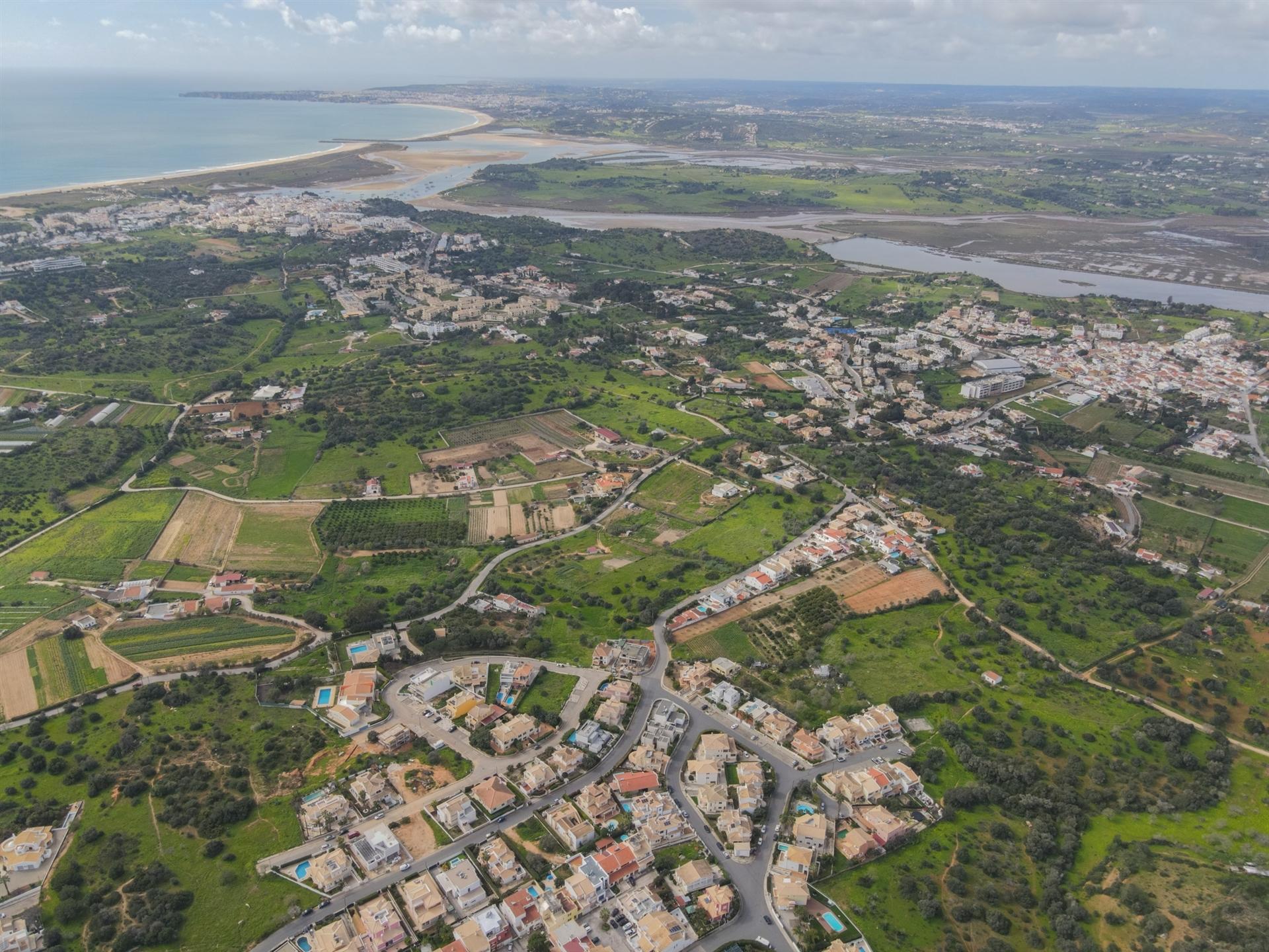 Terreno para Moradia T4 em Alvor