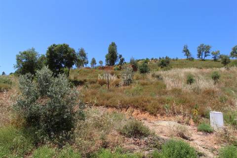 Terreno Misto com Ruína para Reconstrução em Monchique