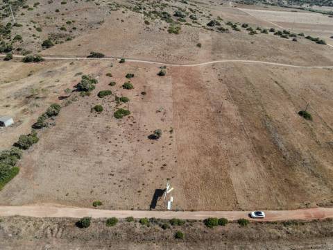 Terreno rústico em Vila do Bispo – destinado a cultura arvense