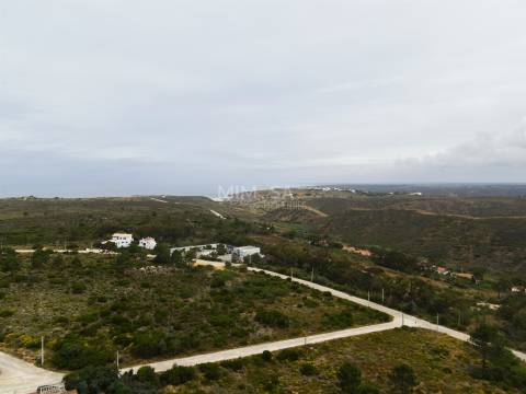 Terreno Urbano no Espartal e a poucos minutos da Praia