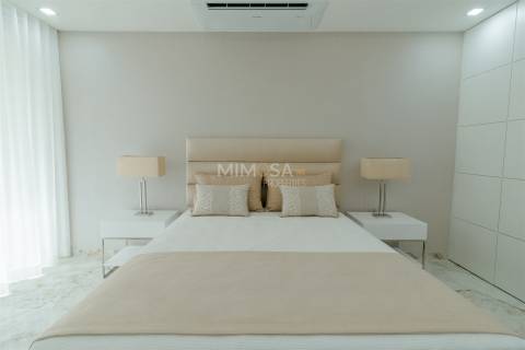 Apartamento T4 Exclusivo com piscina em condominio de Luxo, Lagos