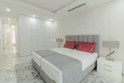 Apartamento T4 Exclusivo com piscina em condominio de Luxo, Lagos