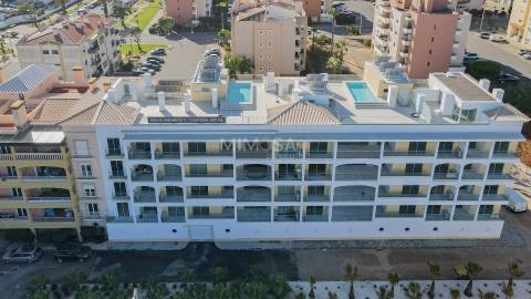 Apartamento T4 Exclusivo com piscina em condominio de Luxo, Lagos