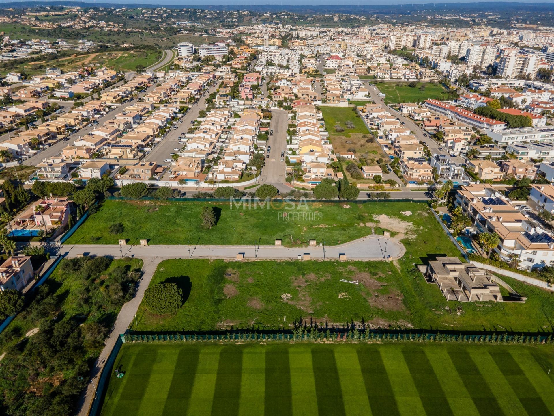Lotes urbanos junto à Ponta da Piedade e Praia do Porto de Mós