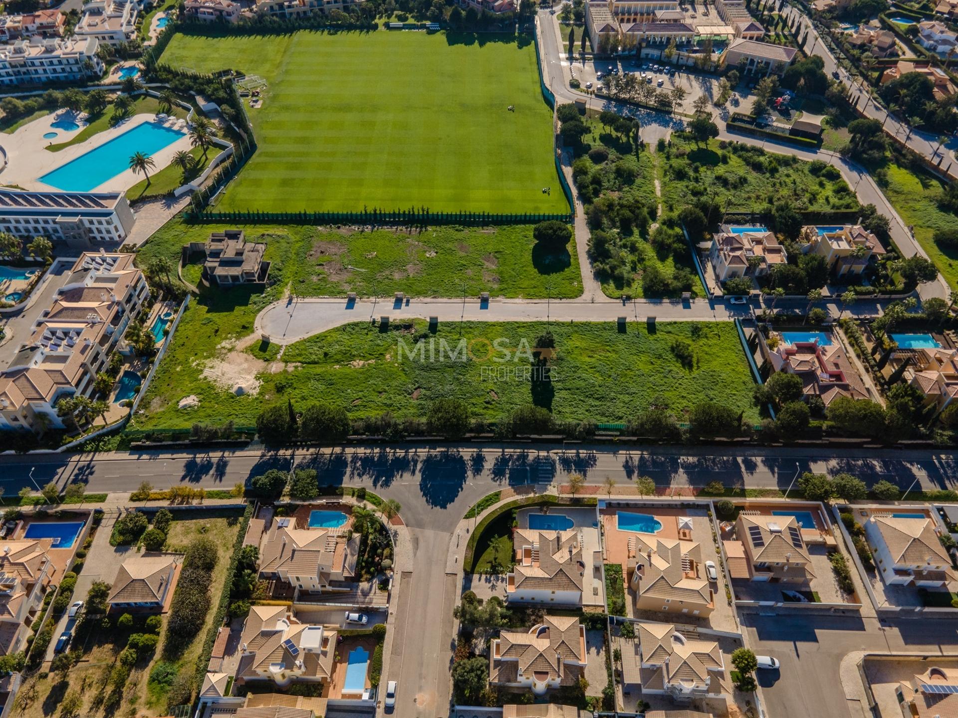 Lotes urbanos junto à Ponta da Piedade e Praia do Porto de Mós