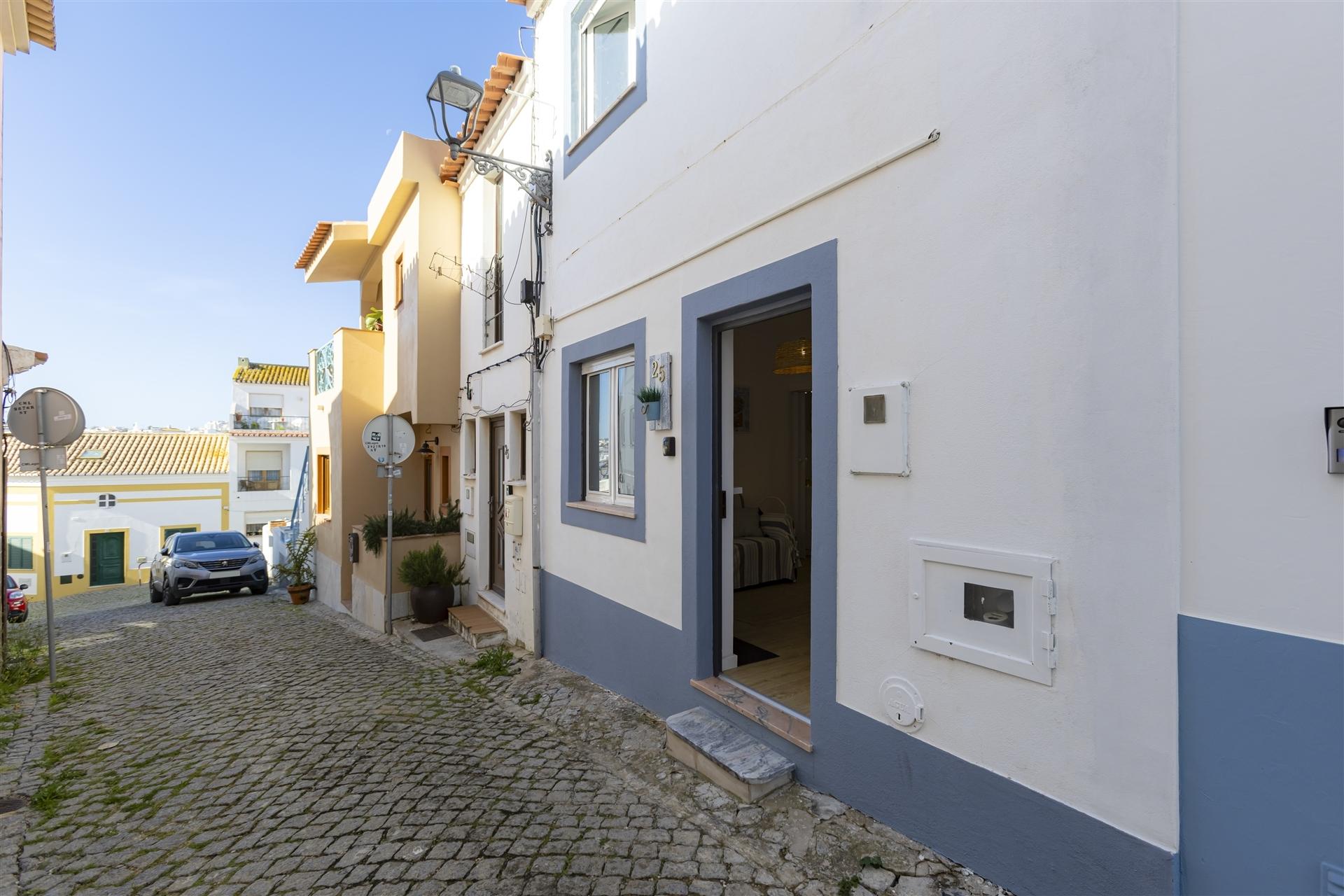 Moradia T1 Renovada com AL (Alojamento Local) em Lagos