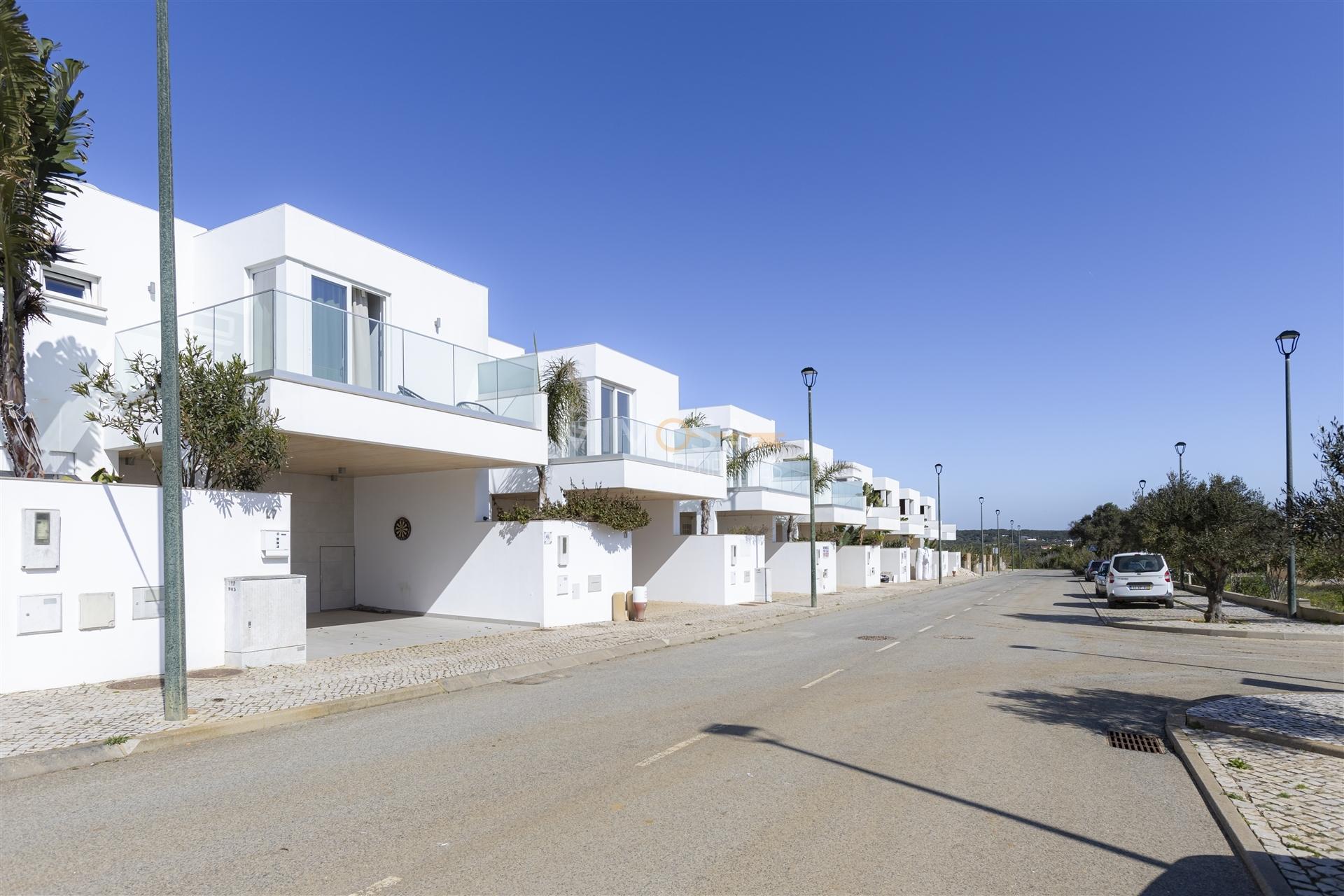 Luxuosas Moradias T3 com Vista Mar – Sagres