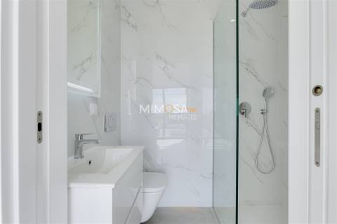 Moradia T4 com Piscina Aquecida e Vista Mar – Mexilhoeira Grande