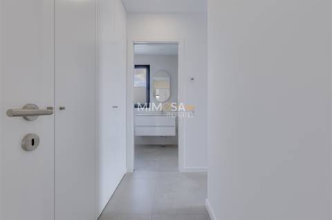 Moradia T4 com Piscina Aquecida e Vista Mar – Mexilhoeira Grande