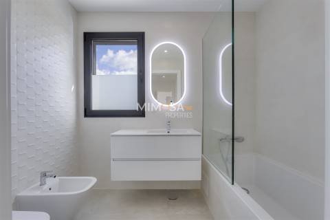 Moradia T4 com Piscina Aquecida e Vista Mar – Mexilhoeira Grande