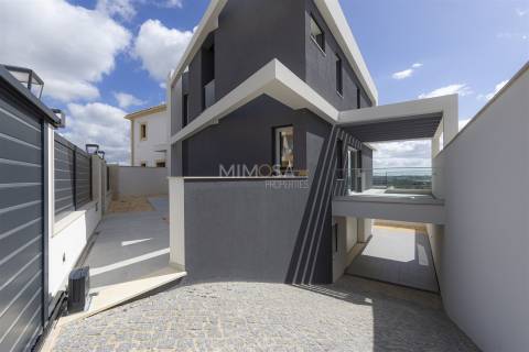 Moradia Moderna com Vista Mar – Mexilhoeira Grande