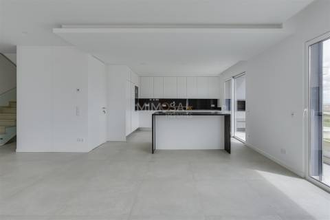 Moradia Moderna com Vista Mar – Mexilhoeira Grande