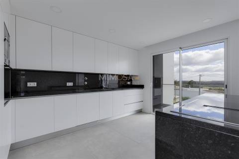 Moradia Moderna com Vista Mar – Mexilhoeira Grande