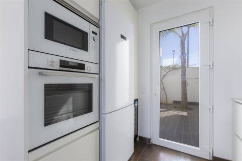 Luxuosa Moradia Germinada T3+1 com Vista Mar em Sagres