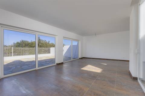 Luxuosa Moradia Germinada T3+1 com Vista Mar em Sagres