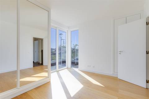 Luxuosa Moradia Germinada T3+1 com Vista Mar em Sagres
