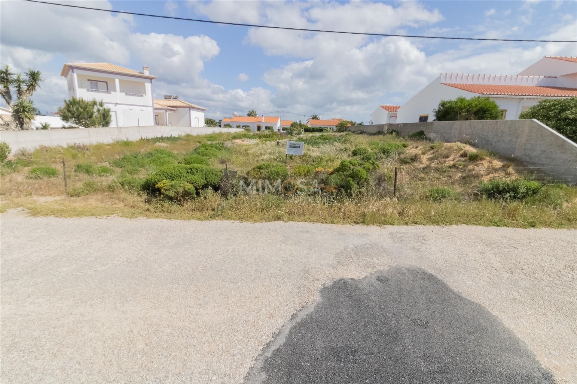 Terreno Urbano de 1.100 m² em Vale da Telha, Aljezur