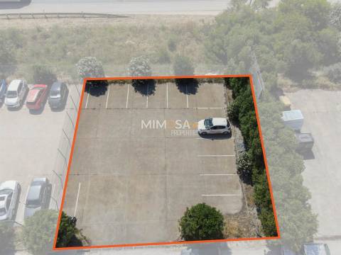 Excelente Armazém de 1100 m² Próximo de Lagos