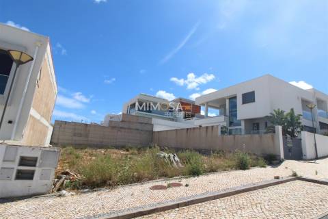 Terreno de 305 m² para Moradia Geminada – Portelas, Lagos