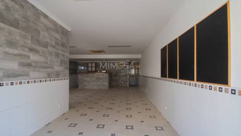 Espaço Comercial com Licença junto ao Hospital de Lagos