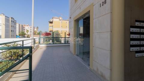 Espaço Comercial com Licença junto ao Hospital de Lagos