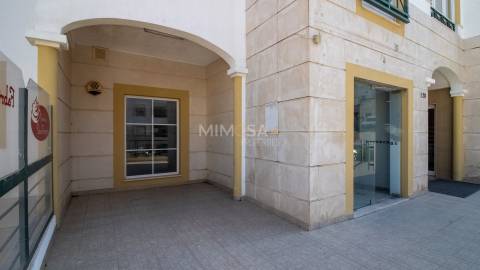 Espaço Comercial com Licença junto ao Hospital de Lagos