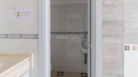 Espaço Comercial com Licença junto ao Hospital de Lagos