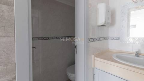 Espaço Comercial com Licença junto ao Hospital de Lagos