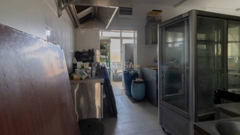 Espaço Comercial com Licença junto ao Hospital de Lagos