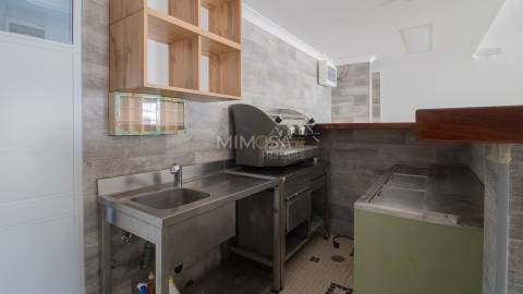 Espaço Comercial com Licença junto ao Hospital de Lagos
