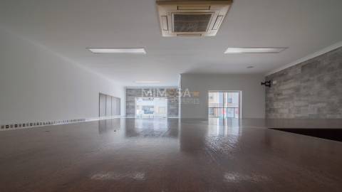 Espaço Comercial com Licença junto ao Hospital de Lagos