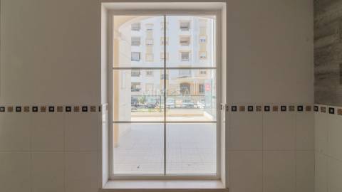 Espaço Comercial com Licença junto ao Hospital de Lagos