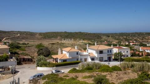 Nova Moradia T2+1 Duplex com Vista Mar na Aldeia da Carrapateira