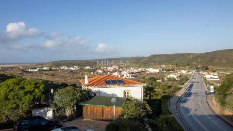Nova Moradia T2+1 Duplex com Vista Mar na Aldeia da Carrapateira